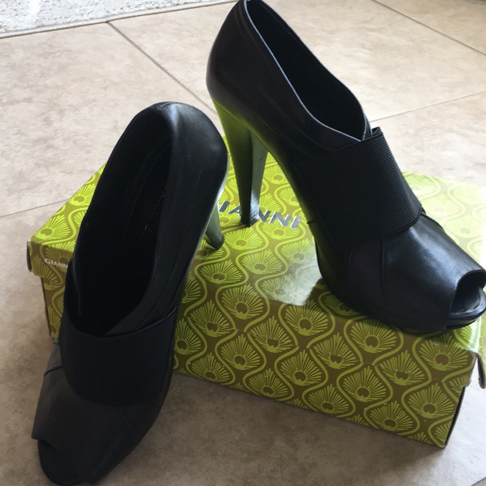 Gianni Bini 4ins Black Heels 8 1/2